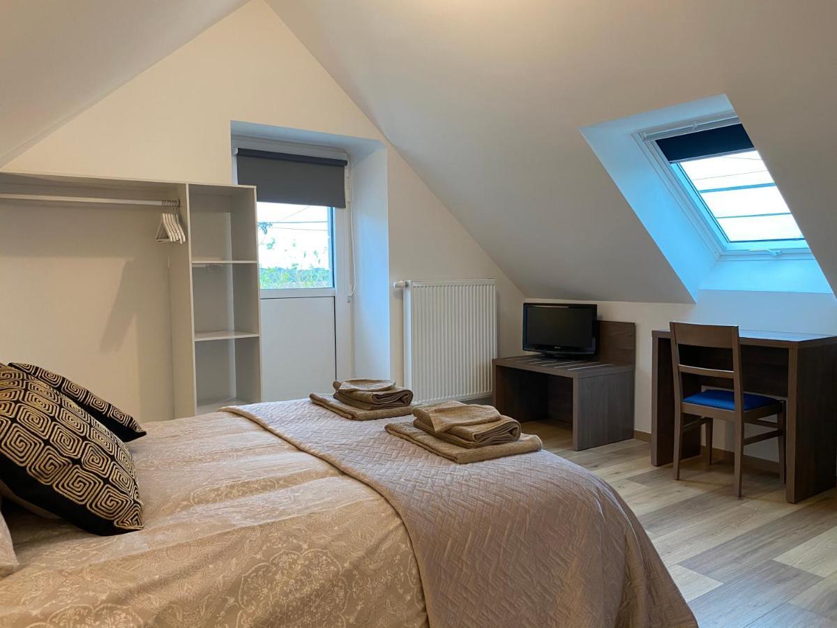 Bed and Breakfast La Giendrotais Corseul Экстерьер фото
